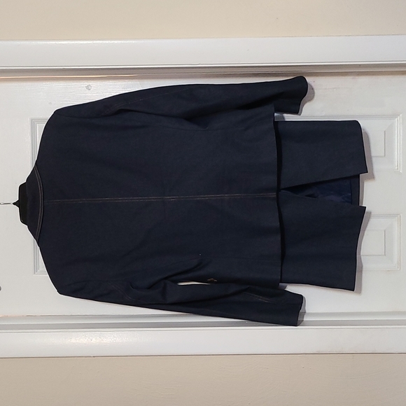 Clothes - Picture 2 of 3